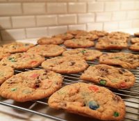 #BerkleyBookmas: Let’s Bake Cookies with Julie James!